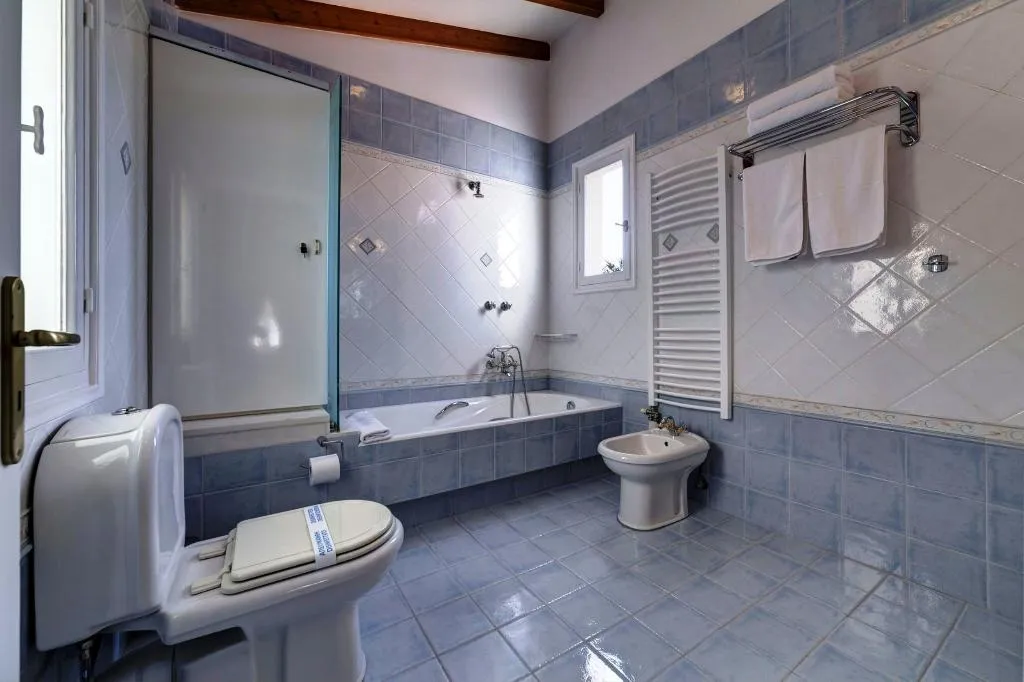 Room, Home & Poetry, Athens