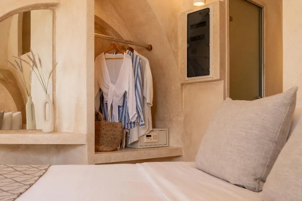 JUNIOR SUITE LUXURY Room, Heyday Luxury Suites, Santorini