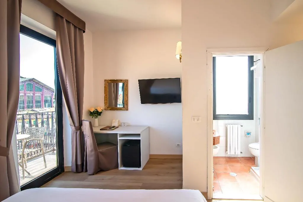 DOUBLE WITH VIEWS Room, Machiavelli Palace, Florence