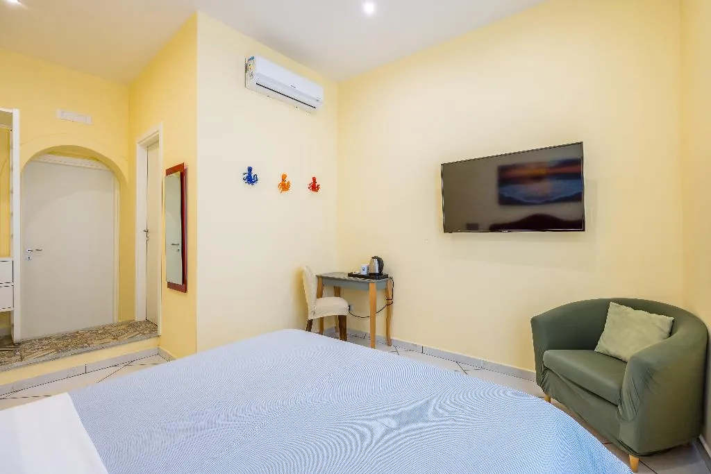 DOUBLE STANDARD Room, La Casa Di Bruno, Naples