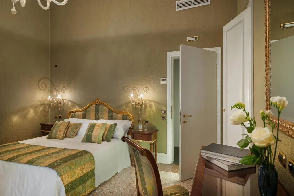 Room, Ca Gottardi, Venice