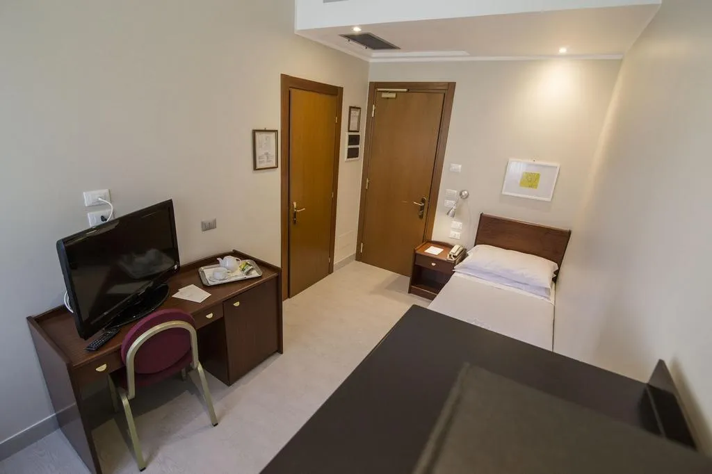 SINGLE STANDARD Room, Albergo Mediterraneo, Palermo