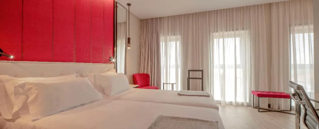FAMILY ROOM CAPACITY 3 Room, NH Porto Jardim, Porto