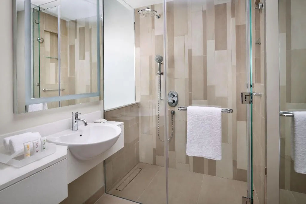 DOUBLE WITH VIEWS Room, Holiday Inn & Suites Dubai Festival City, Dubai