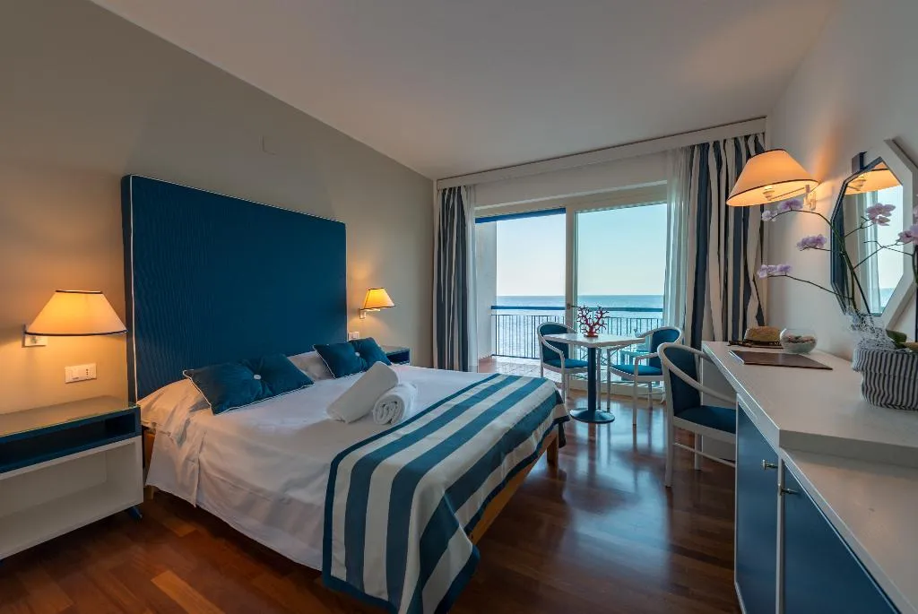DOUBLE SEA VIEW WITH BALCONY Room, Splendid Hotel La Torre, Palermo