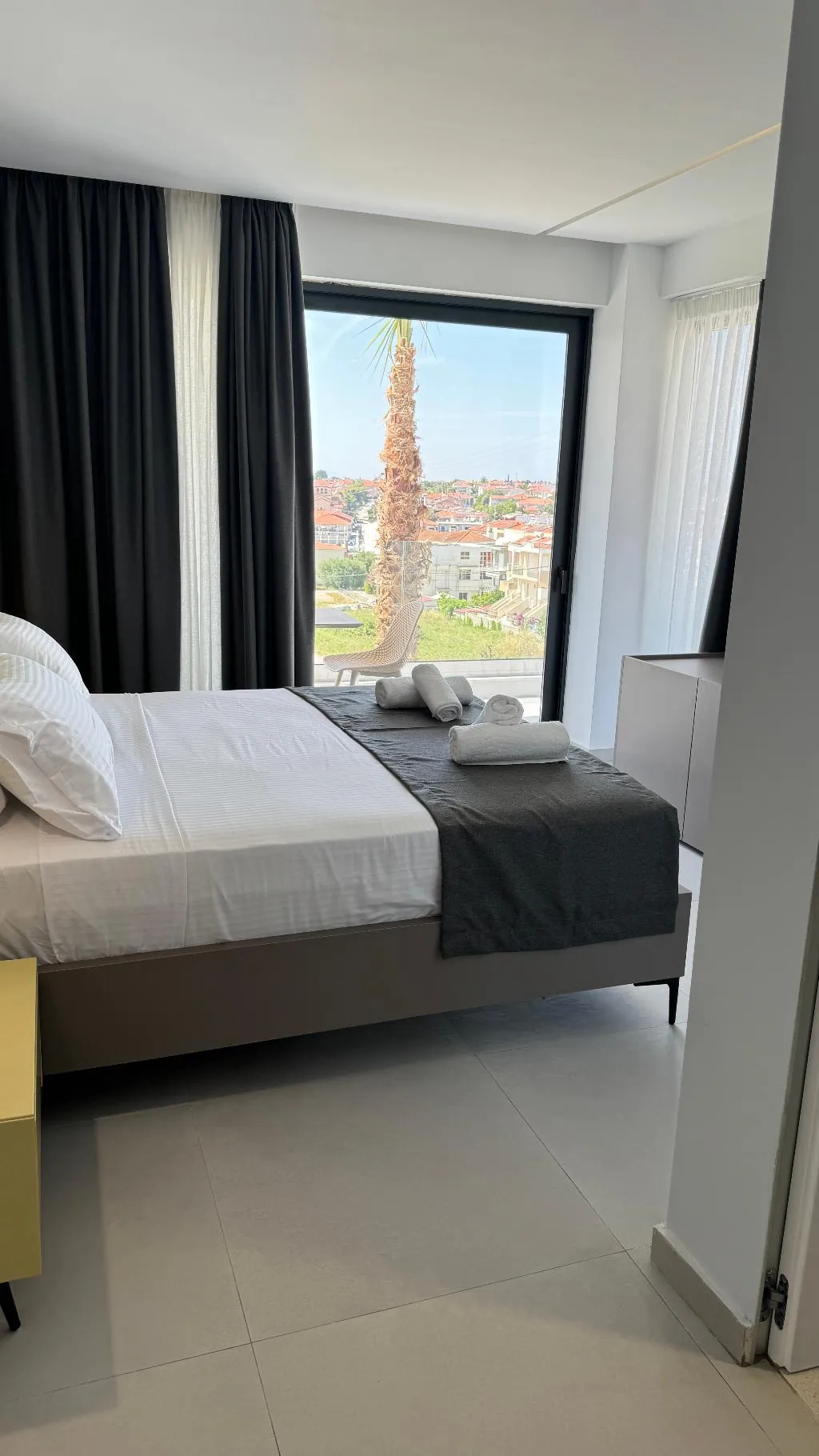 QUADRUPLE DELUXE KING BED Room, Mono Alex Kalithea, Halkidiki