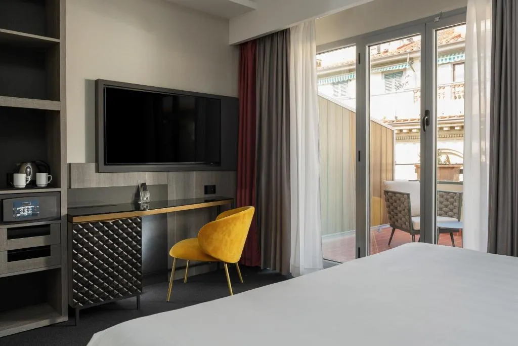 Room, Athenaeum, Florence