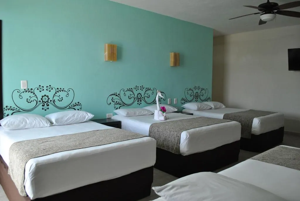 QUADRUPLE DELUXE Room, Hotel Angelo's, Playa Del Carmen