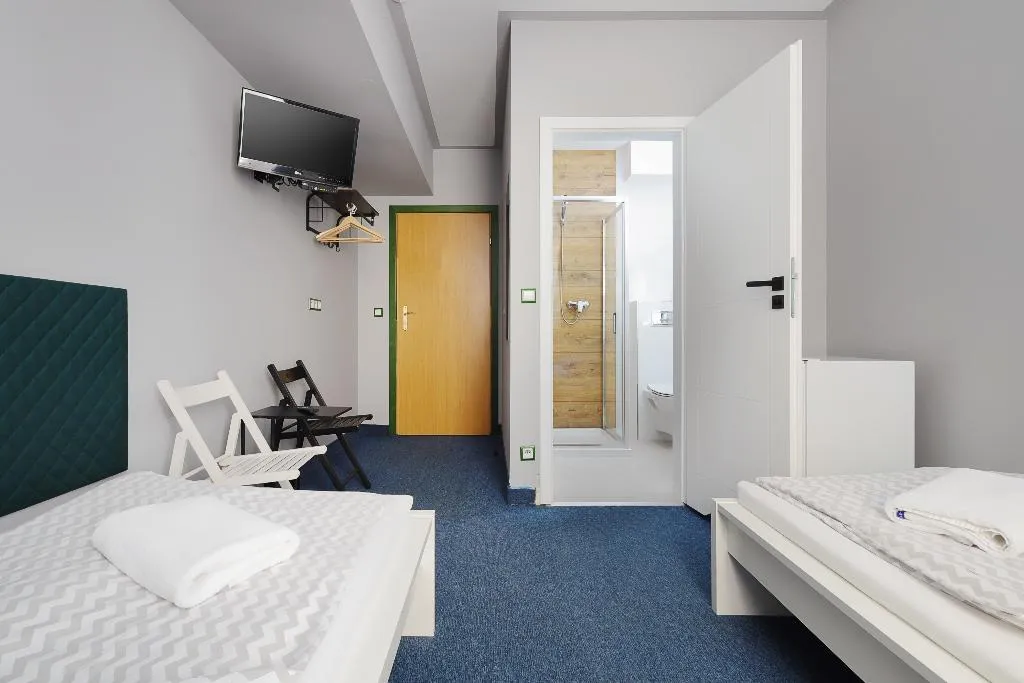 TWIN STANDARD Room, Moon Hostel Krakow, Krakow