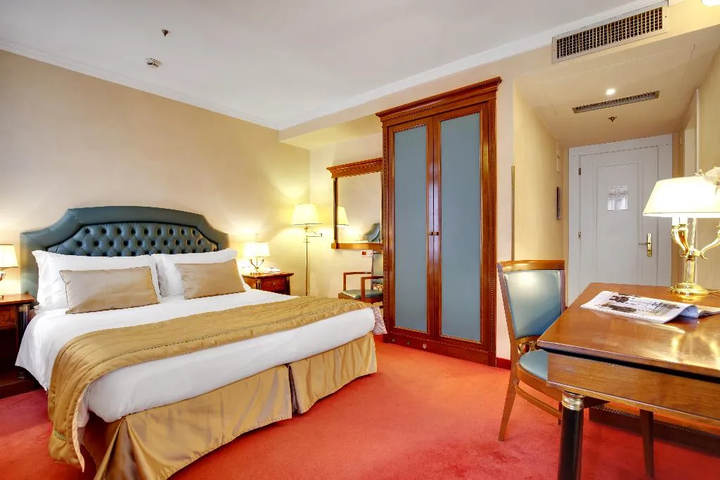 DOUBLE CLASSIC Room, Dona Palace, Venice