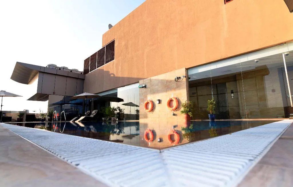 Pool, Best Western Plus Pearl Creek, Dubai