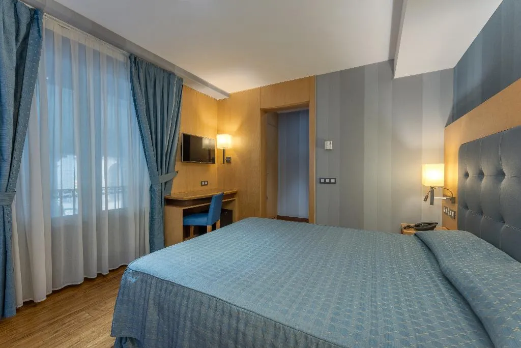 TRIPLE CAPACITY 1 Room, Del Mar, Barcelona