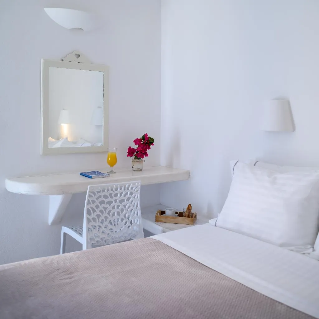 Double or Twin SUPERIOR Room, Selini Hotel Santorini, Santorini