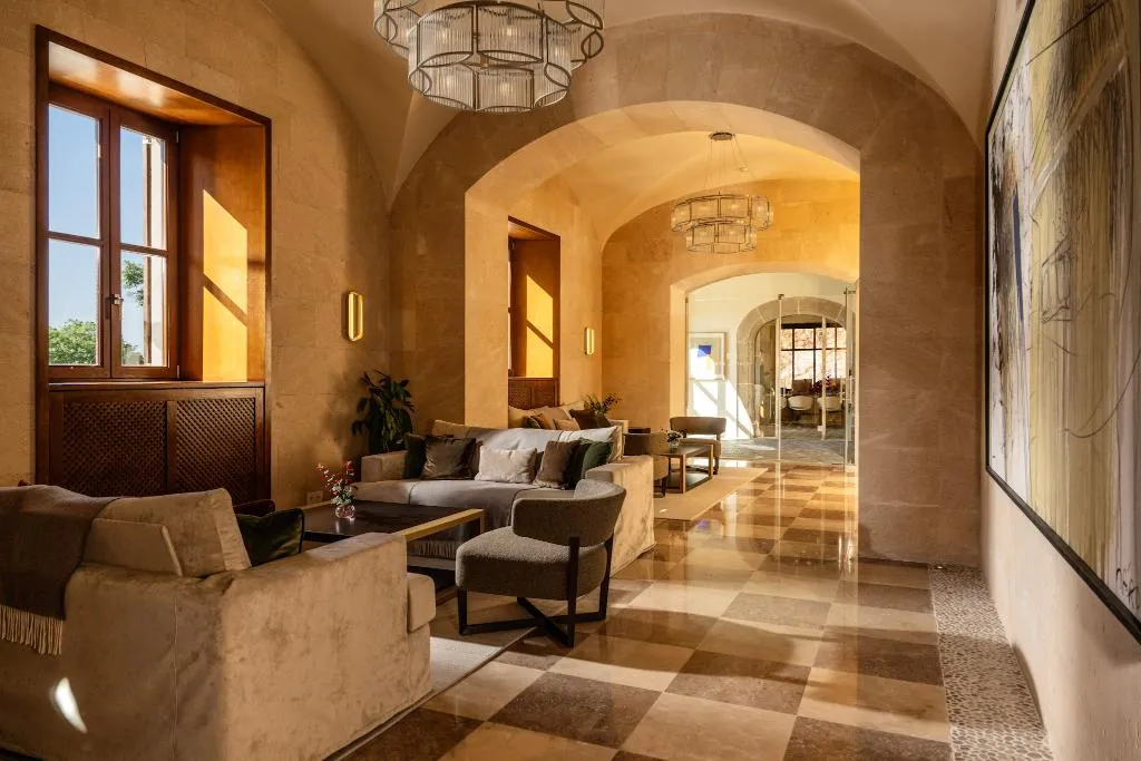 Lobby, Castell Son Claret, Majorca