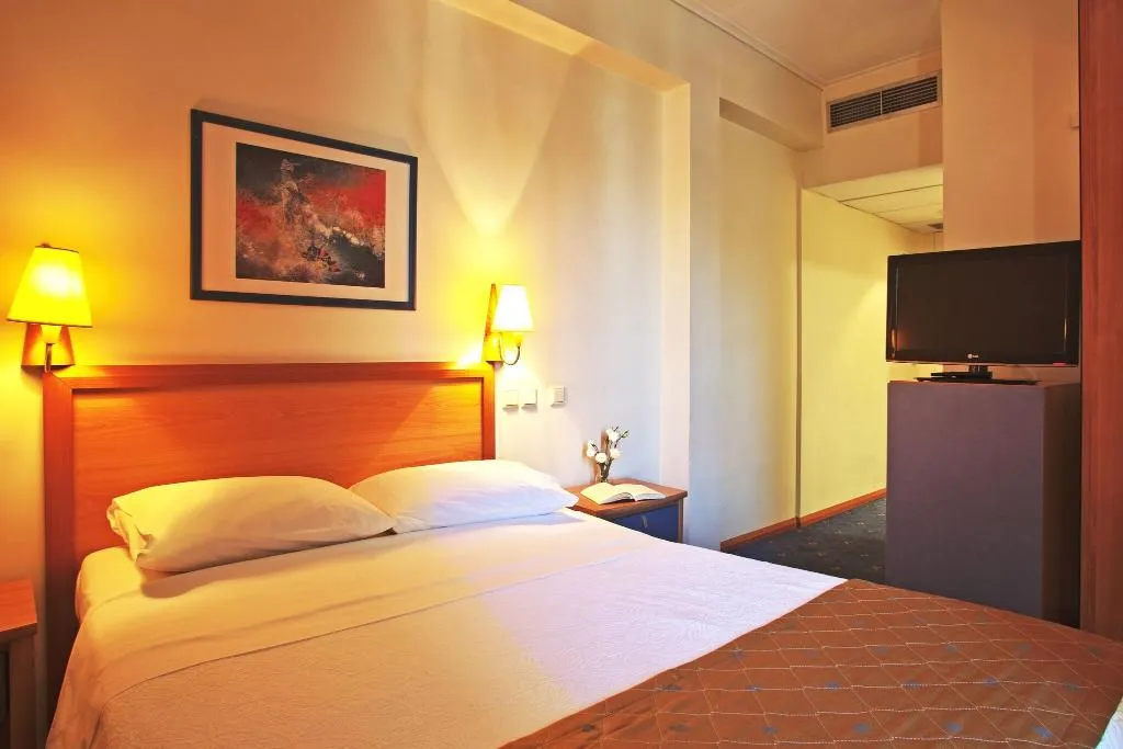 SINGLE STANDARD Room, Congo Palace, Athens