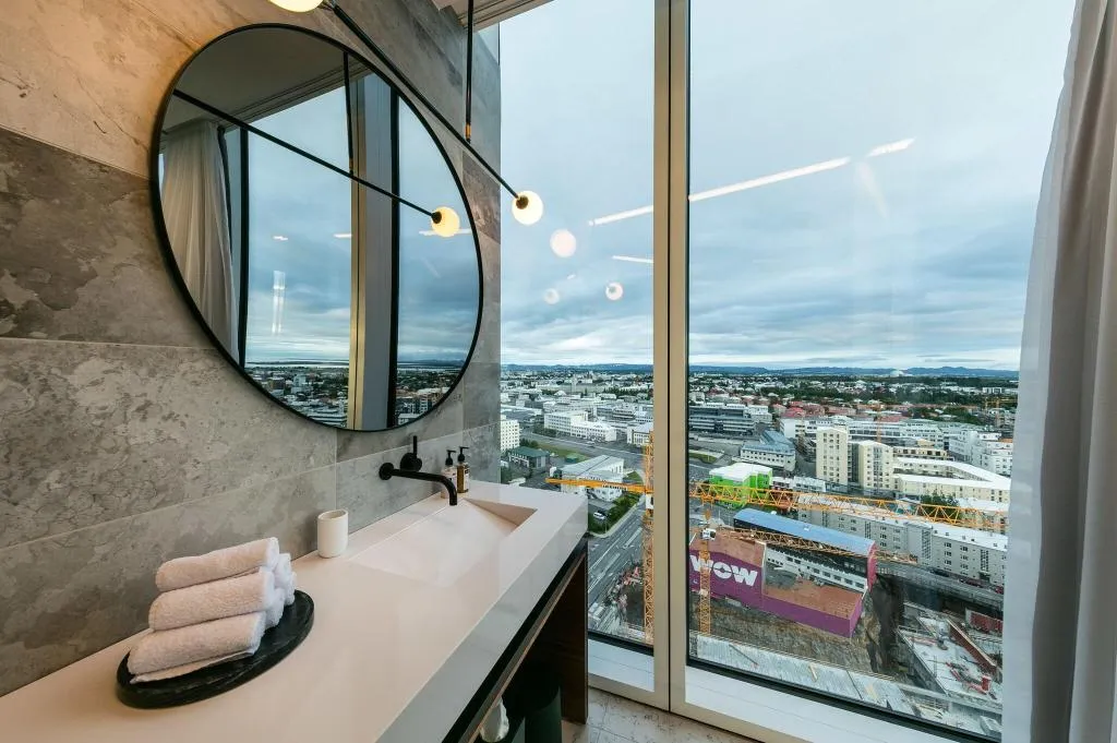 SUITE KING SIZE BED Room, Tower Suites Reykjavik, Reykjavik