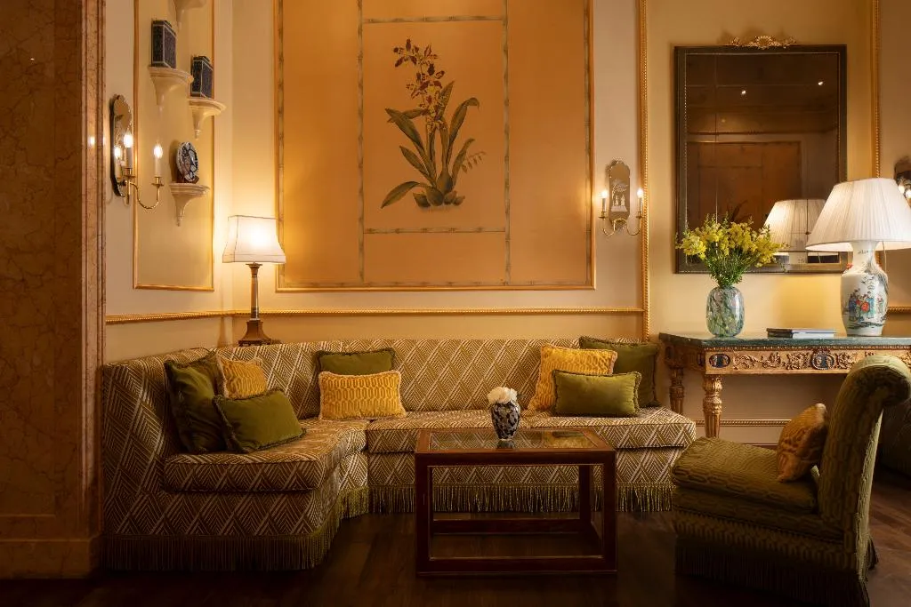 Lobby, Degli Aranci, Rome