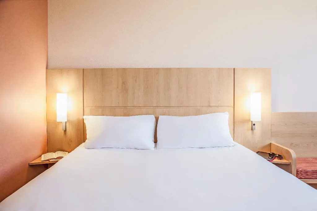 SINGLE STANDARD Room, Ibis Barcelona Ripollet, Barcelona