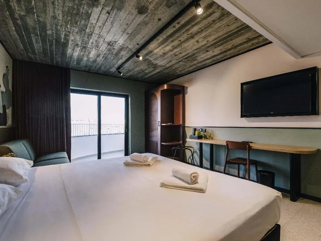 DOUBLE CITY VIEW KING BED Room, ibis Styles ST Pauls Bay Malta, Malta