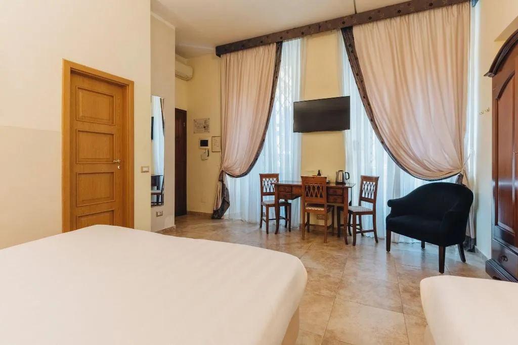 TRIPLE STANDARD Room, Hotel Le Clarisse Al Pantheon, Rome