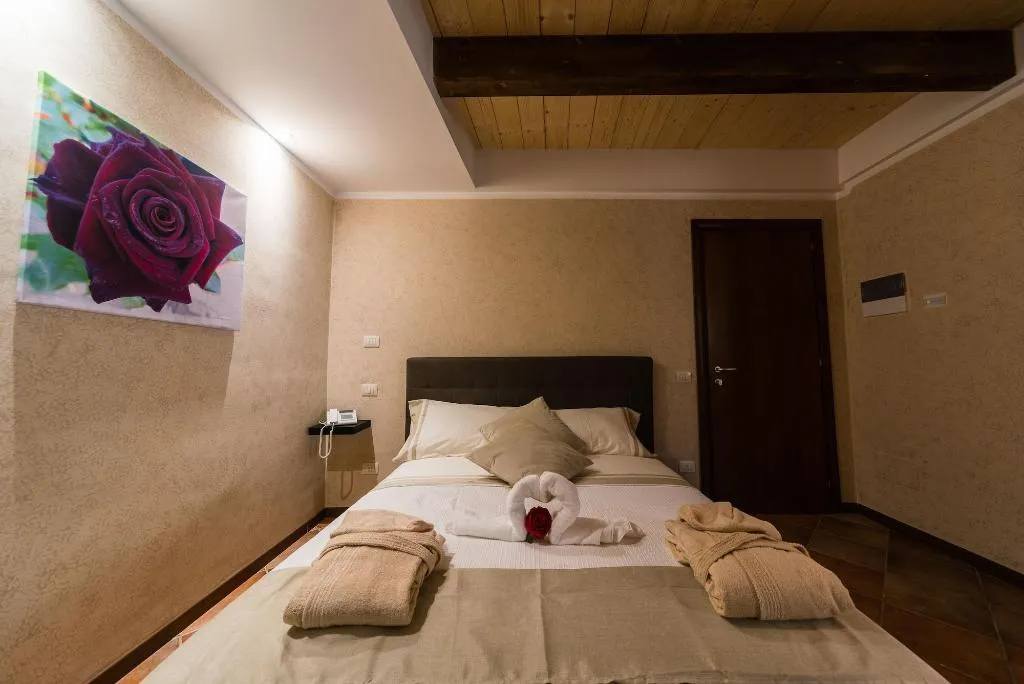 Room, Le Undici Rose, Rome