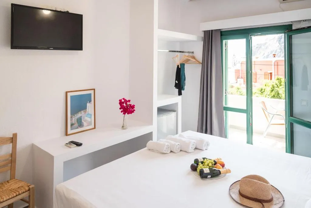 Room, Ifestia, Santorini