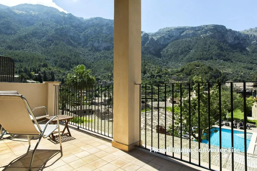 Room, D'Es Puig, Majorca