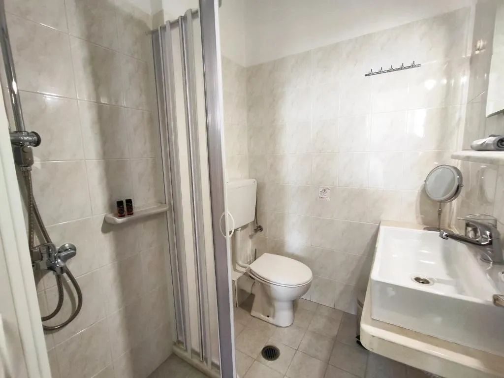 Room, Nemesis, Santorini