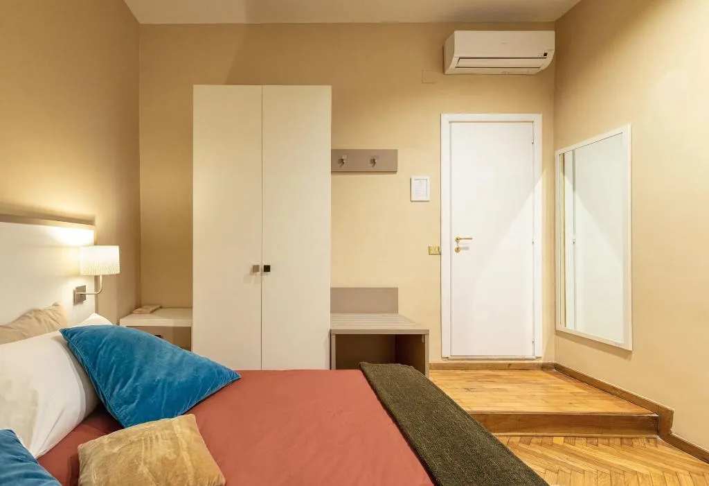Room, B&B Il Ventre di Napoli, Naples