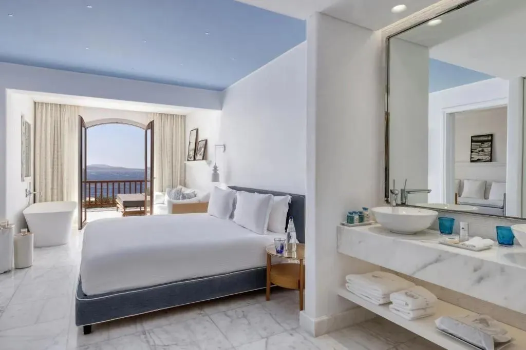 SUITE PREMIUM SEA VIEW Room, Mykonos Grand Hotel & Resort, Mykonos
