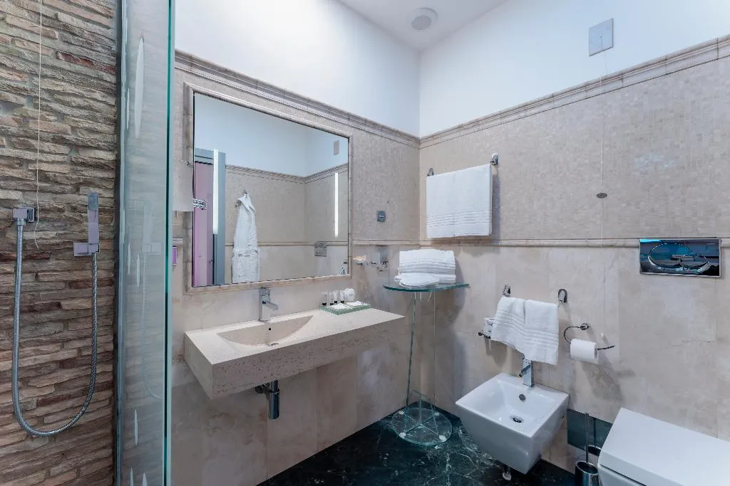 JUNIOR SUITE STANDARD Room, Hotel Trecento, Rome