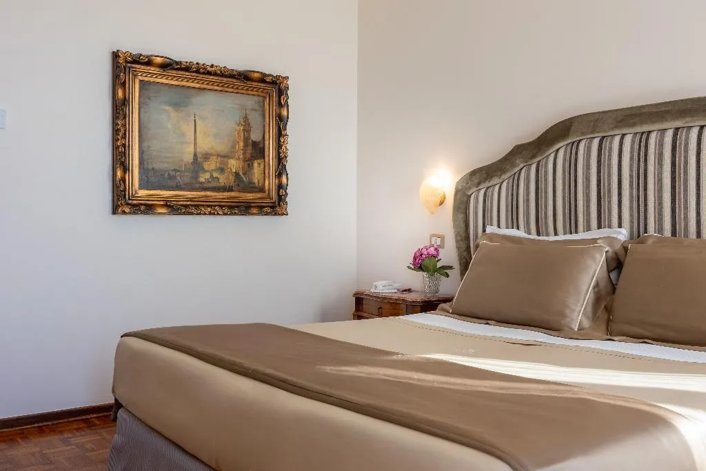 DOUBLE SUPERIOR Room, Forum, Rome