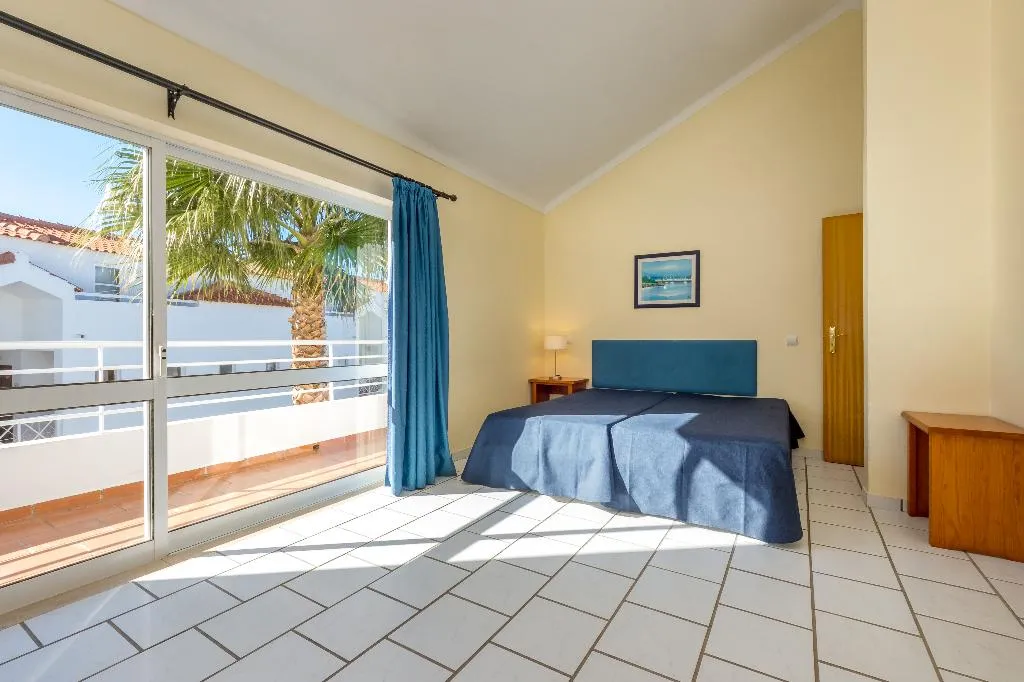 APARTMENT TWO BEDROOMS Room, Ouratlantico, Algarve