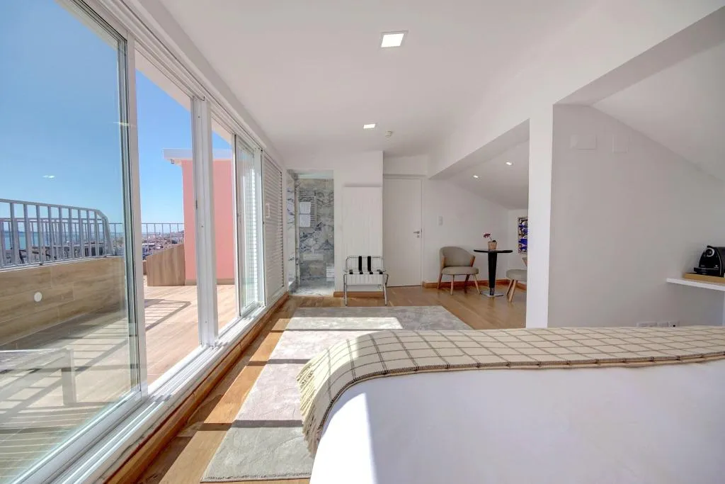 Room, Solar Dos Mouros, Lisbon