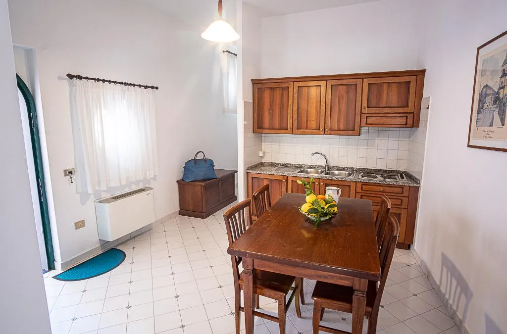 APARTMENT WITH BALCONY Room, Antico Palazzo Scala, Naples