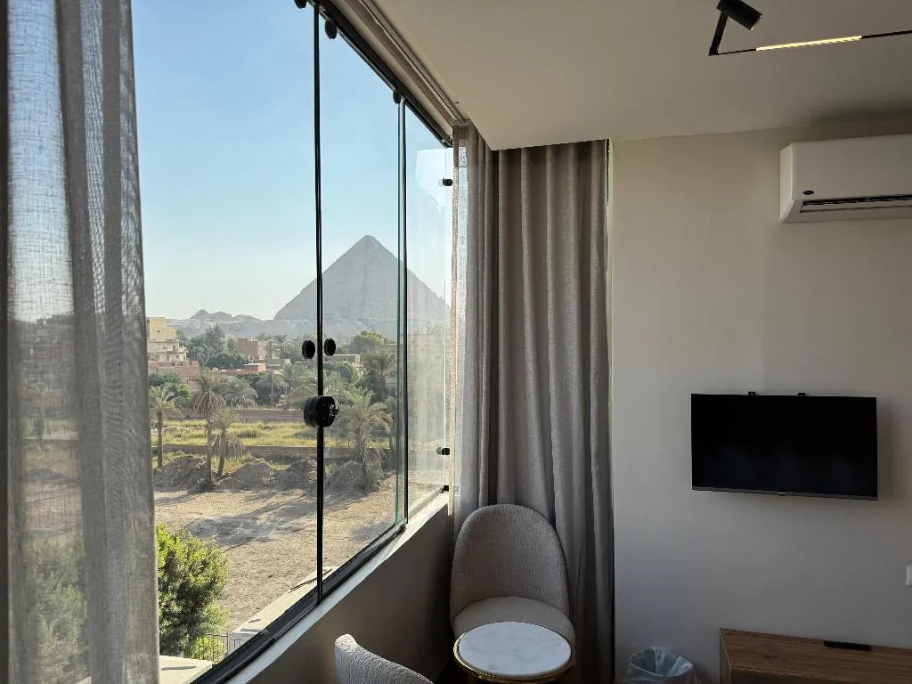 SUITE WITH BALCONY Room, Palacio Pyramids Hotel, Cairo