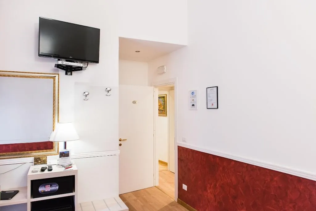 Room, Domus Capilupi, Rome