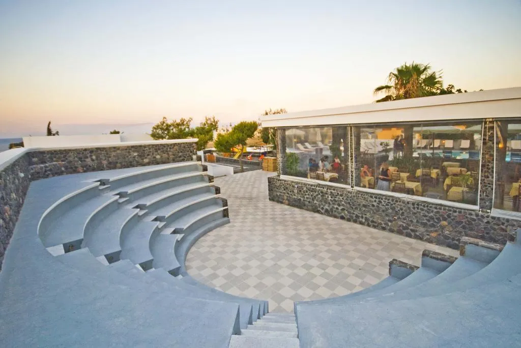 Sports and Entertainment, Makarios, Santorini