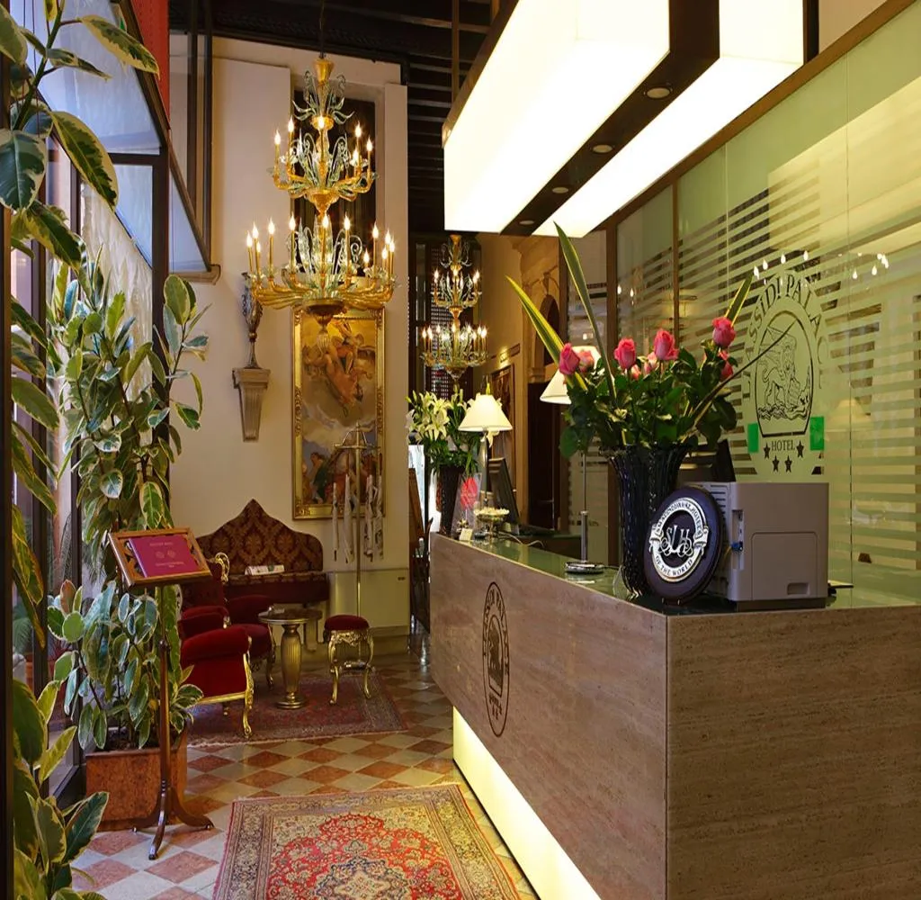 Lobby, Liassidi Palace, Venice
