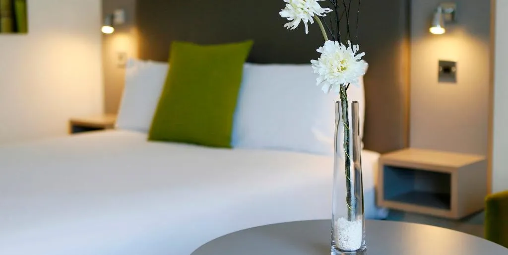 Double or Twin STANDARD Room, Maldron Hotel Dublin Airport, Dublin