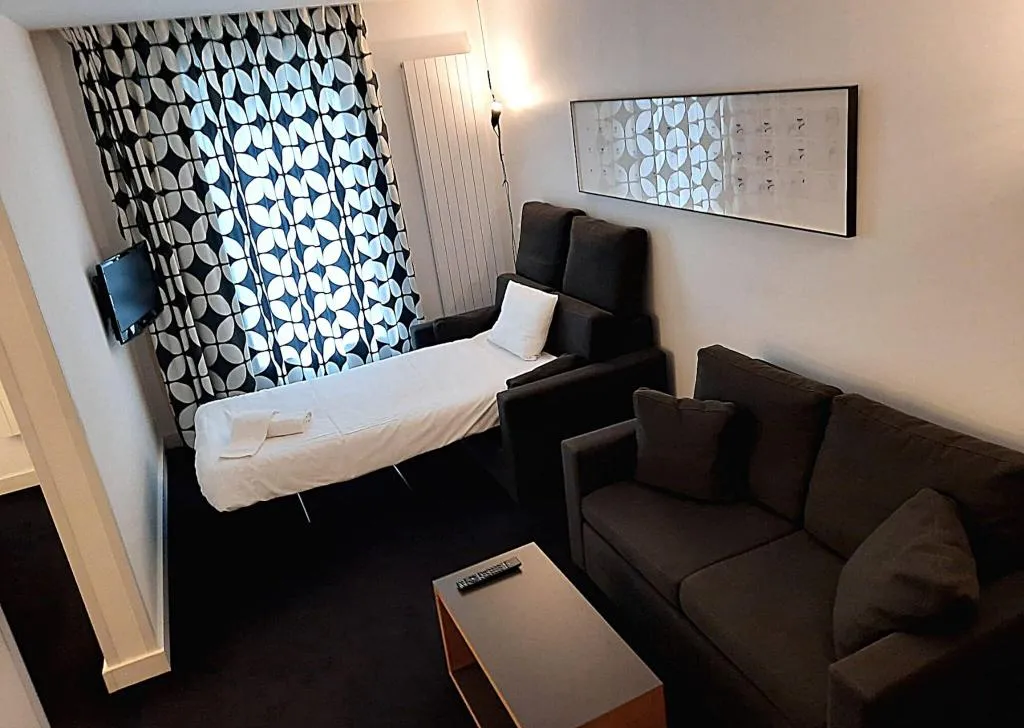 JUNIOR SUITE WITH DOUBLE BED Room, Gat Point Charlie, Berlin