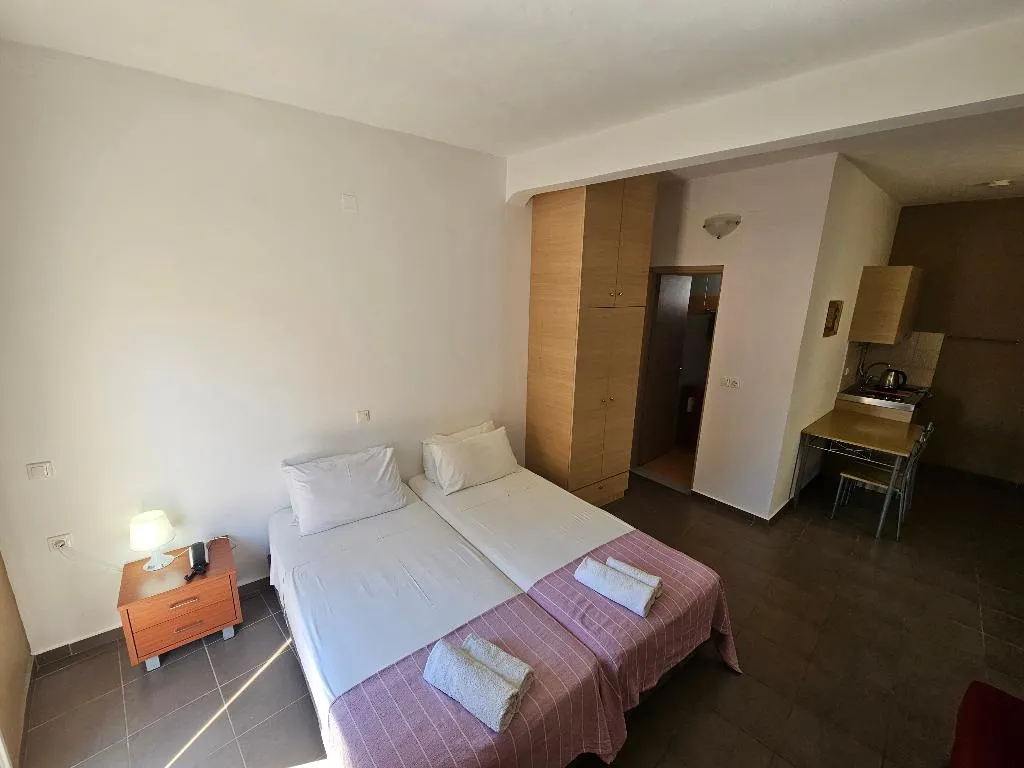 STUDIO CAPACITY 3 Room, Elounda Sunrise Apartments, Crete