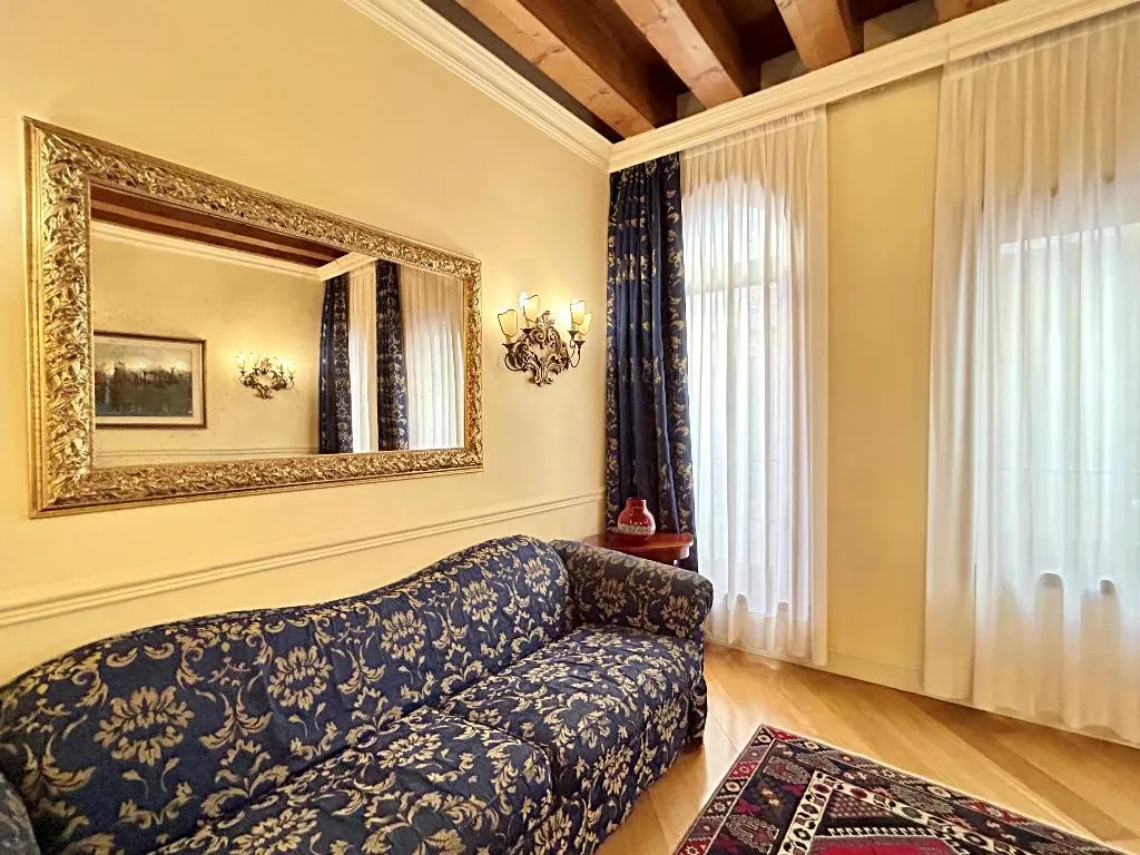 APARTMENT CAPACITY 5 Room, Torre dell’Orologio Signature Residence, Venice