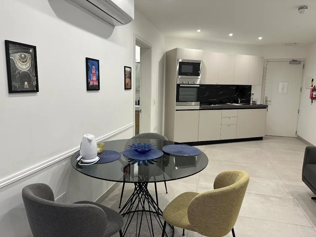 Room, The Central Guesthouse, Malta
