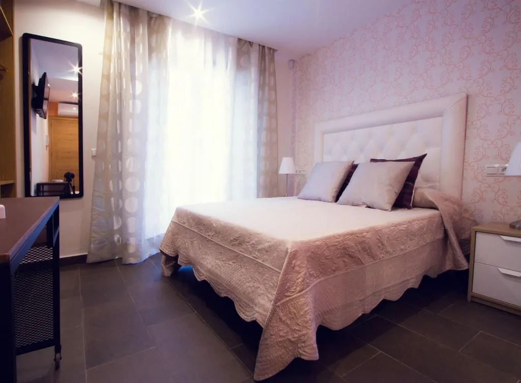 Room, Pixel, Costa Del Sol