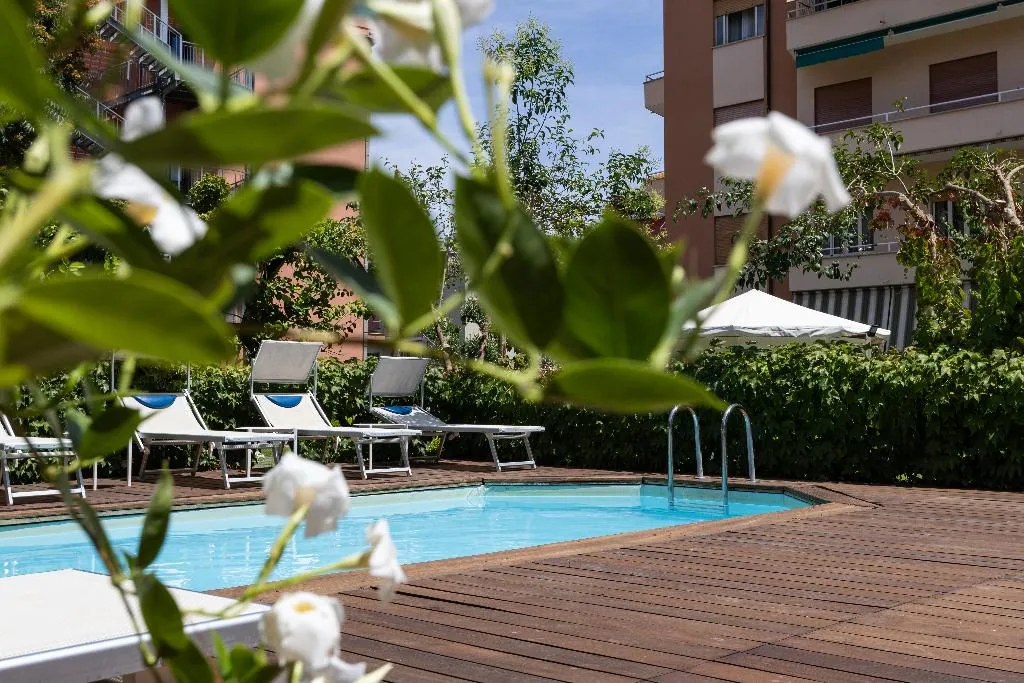 Pool, Grand Hotel Tiberio, Rome