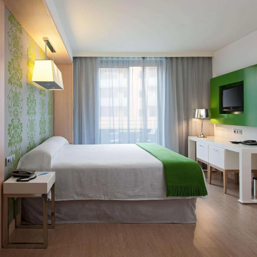 DOUBLE WITH BALCONY Room, Double Tree by Hilton Girona, Costa Brava