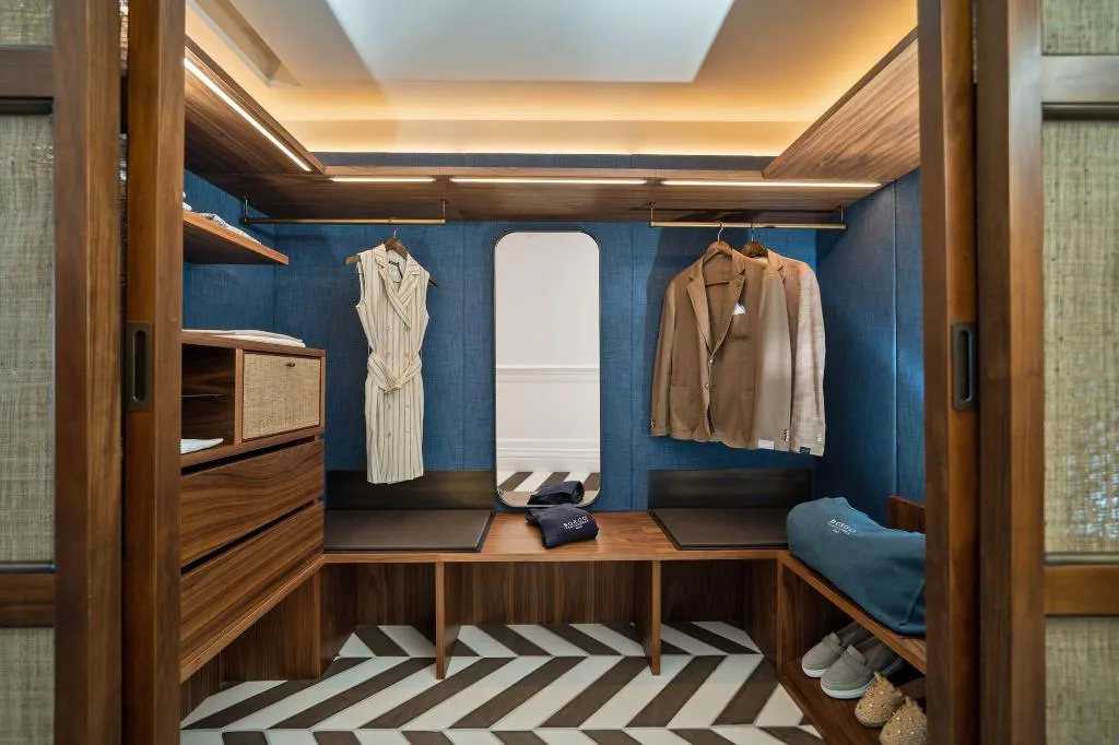 Room, Borgo Santandrea, Naples