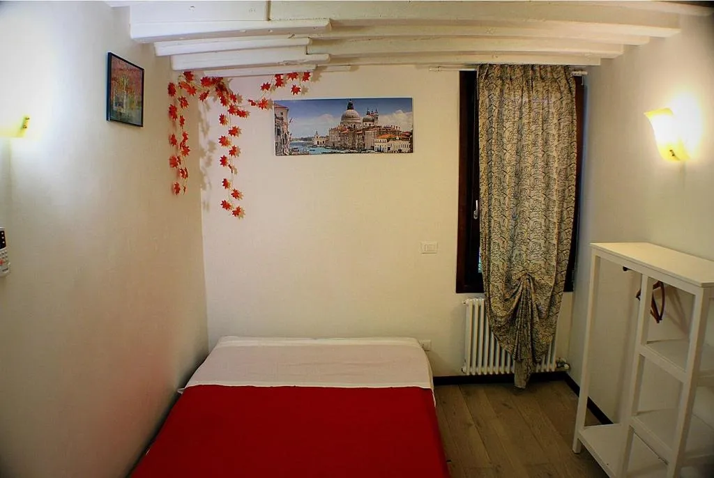 Room, Silver Star Guest House, Venice