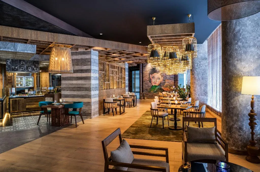 Restaurant, Crowne Plaza Dubai Marina, Dubai